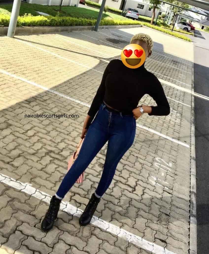 Sali-Vee-at-Nairobi-escorts-girls-in-kenya-Nairobi-Hot-bedescorts-Nairobi-Raha-single-women-in-nairobi