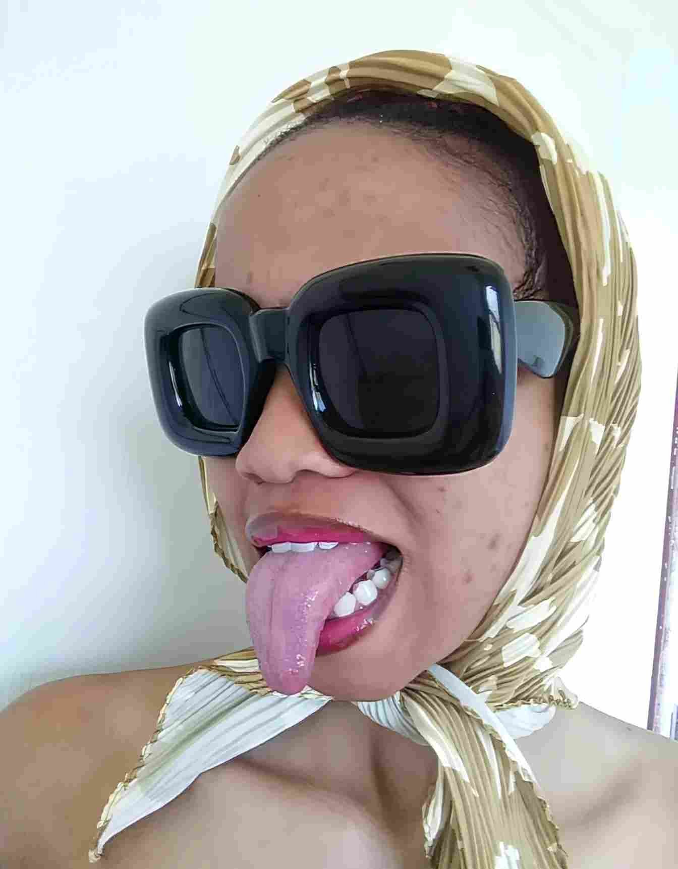 TrishahXo-Hot-girls-raha-girls