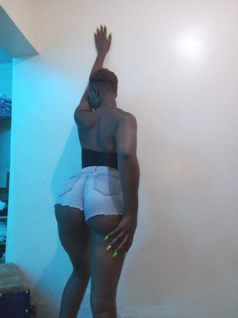 Chloe Auma horny curvy wet hot -town-cbd-kenyan-escort-in-nairobi-town escorts girls Nairobi Raha Bed Escorts Kahawa west